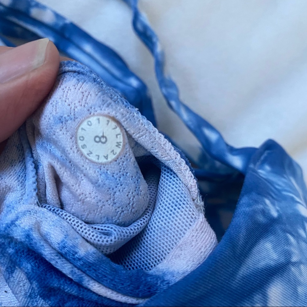 Lululemon Energy Sports Bra Medium Support Shibori Tye Dye Blue B & C Cup - Picture 9 of 12